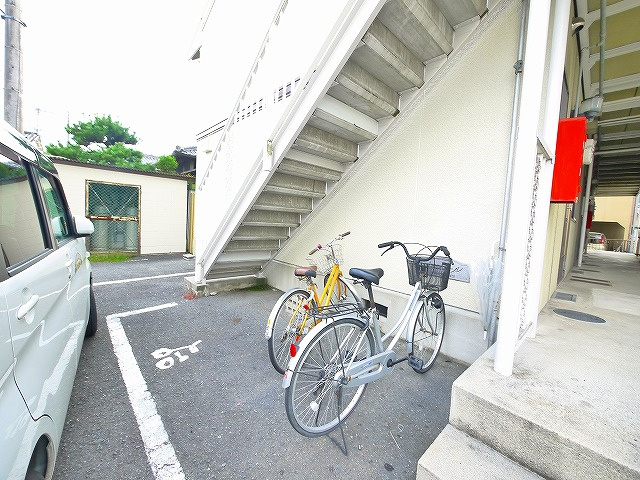 ヒルズ幸和のその他共用部分|ゆったりとした駐輪スペース。
