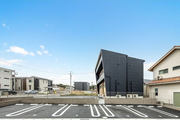 セカンドプレイス赤池の駐車場