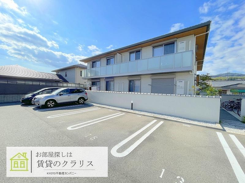 神楽グレース上桂の駐車場