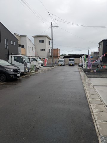 【いわき市平城東１丁目／9号棟】　生活施設が徒歩圏内に揃うロケーション☆の玄関|同施工　ゆったりとした玄関です