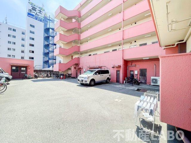 コーポスタンレーの駐車場