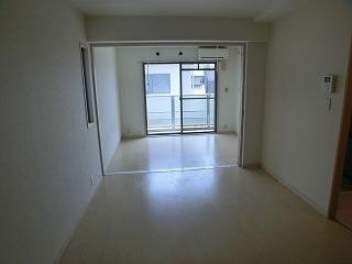 福岡市東区馬出１丁目の賃貸マンションの居間・リビング|物件の画像3