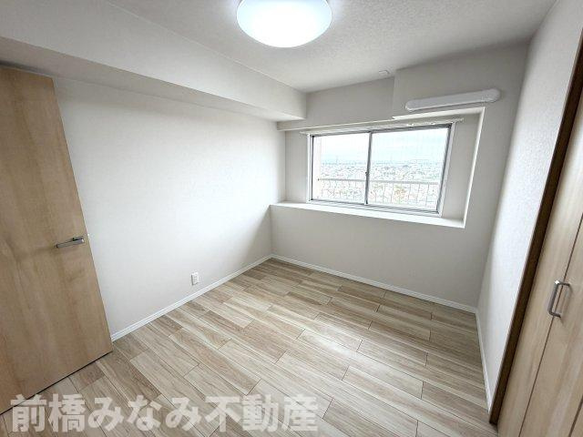 【中古マンション】高崎市貝沢町　サンハイツ　1001号室　3LDKの洋室|個人の部屋や寝室として使える洋室です