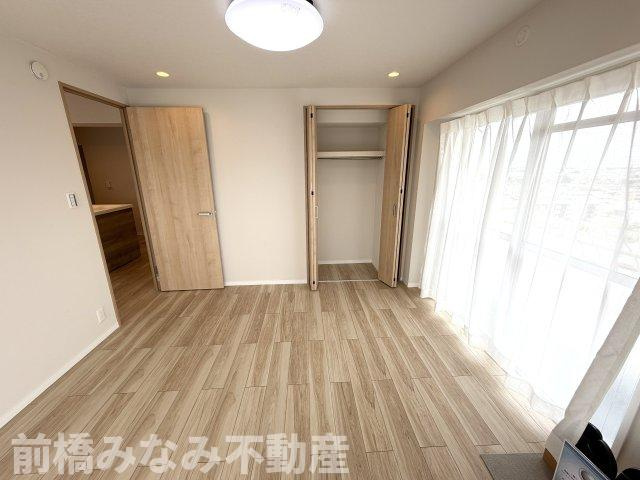 【中古マンション】高崎市貝沢町　サンハイツ　1001号室　3LDKの洋室|スタンダードな洋室です