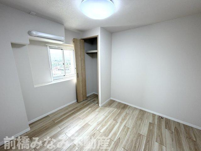 【中古マンション】高崎市貝沢町　サンハイツ　1001号室　3LDKの洋室|明るい洋室です