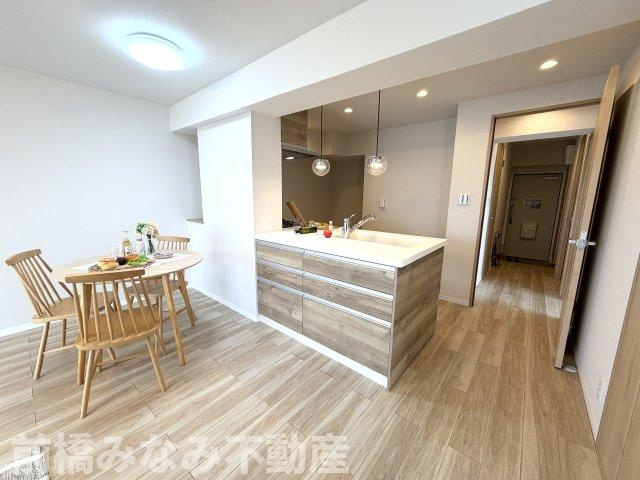 【中古マンション】高崎市貝沢町　サンハイツ　1001号室　3LDKの居間・リビング|こちらのリビングで趣味の時間をお楽しみください