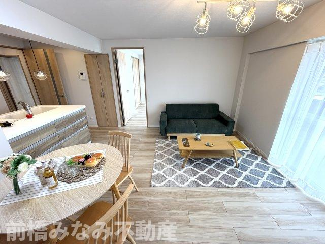 【中古マンション】高崎市貝沢町　サンハイツ　1001号室　3LDKの居間・リビング|おしゃれな居間です