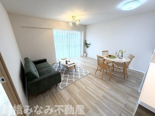 【中古マンション】高崎市貝沢町　サンハイツ　1001号室　3LDKの居間・リビング|おしゃれなリビングです