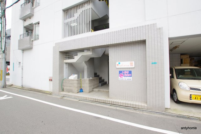 ラペール一番館　仲介手数料無料のエントランス