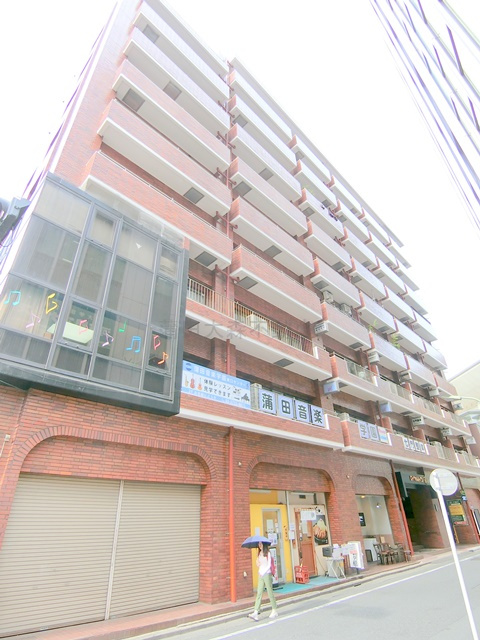 ロイヤルハイツ蒲田の外観|1981年8月築　SRC鉄骨鉄筋コンクリート造地上9階建て総戸数45戸
東京都大田区蒲田5丁目　JR京浜東北線蒲田駅徒歩4分、京浜急行本線京急蒲田駅徒歩10分