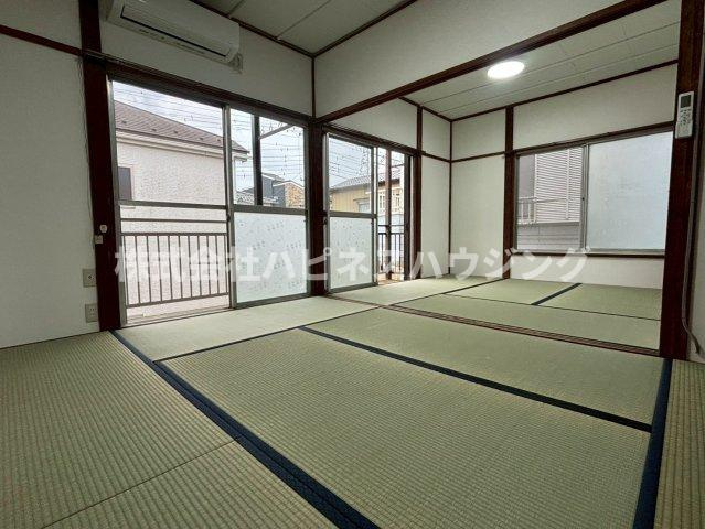 柏市南増尾5丁目戸建ての和室|明るい室内です