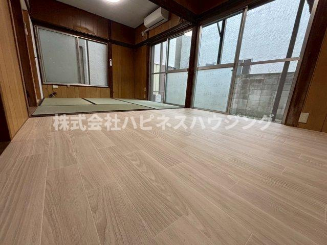 柏市南増尾5丁目戸建ての居間・リビング|使いやすいリビングです