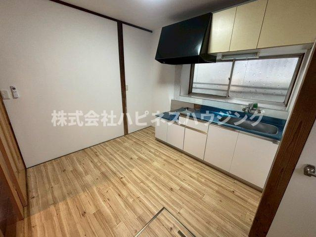 柏市南増尾5丁目戸建てのキッチン|コンパクトなキッチンで掃除もラクラク