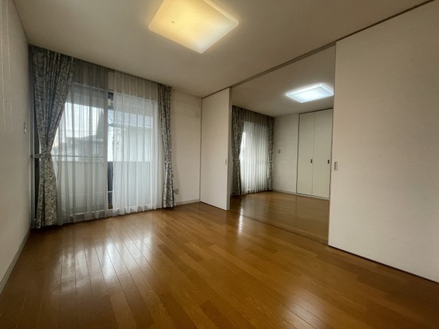 丸亀市津森町　戸建の洋室
