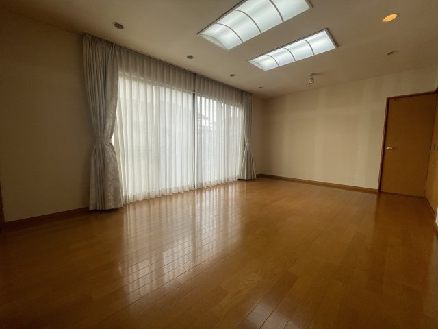 丸亀市津森町　戸建の居間・リビング