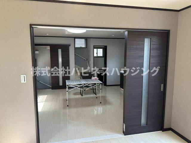松戸市常盤平陣屋前貸家の内装|広々とした洋室です