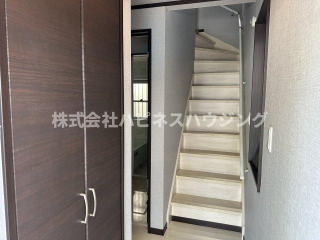 松戸市常盤平陣屋前貸家の玄関|収納もある玄関です