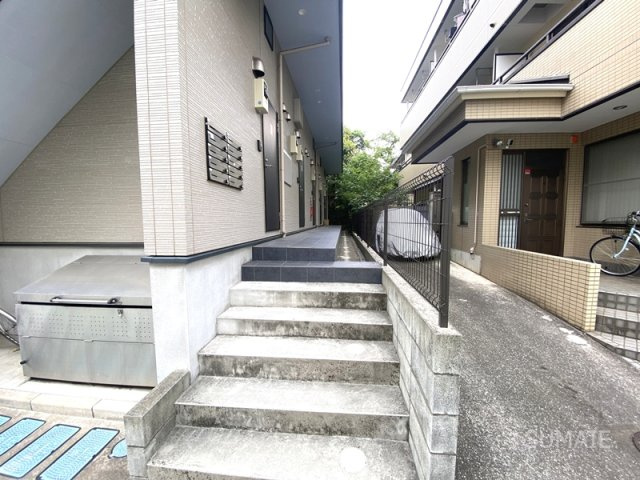 lulu　maluのエントランス|1階お部屋入口☆彡