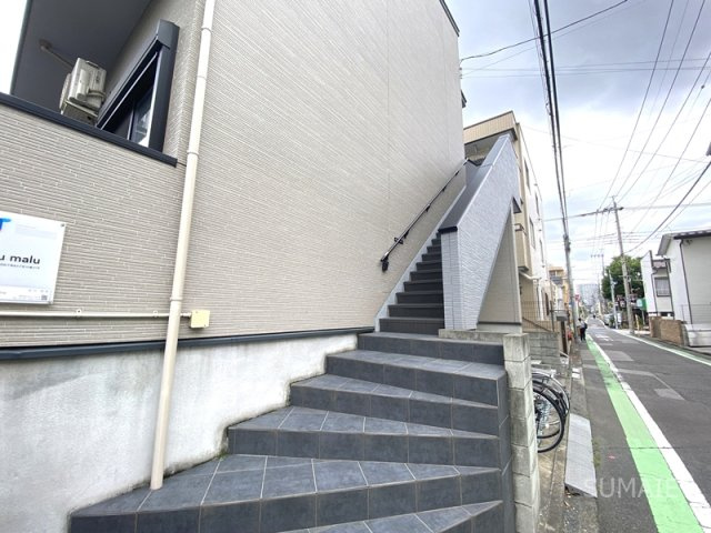 lulu　maluのエントランス|2階お部屋入口☆彡