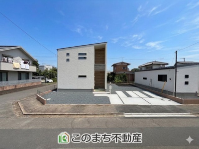 【駐車場】 | ワイウッドコート筑西市幸町第1期 1号棟 | お車を並列で2台駐車可能です☆


