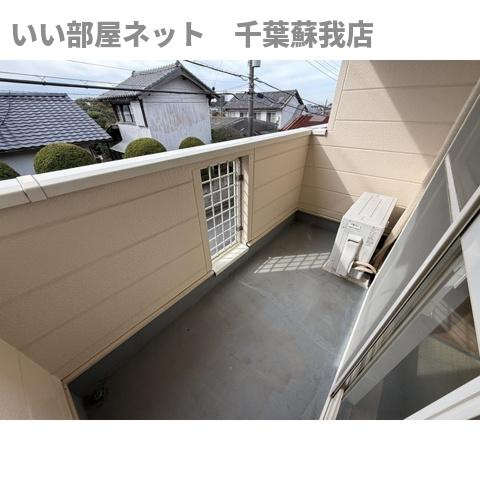 ＴフラットＢのバルコニー|外からの目が気にならないバルコニーで洗濯物が干せます