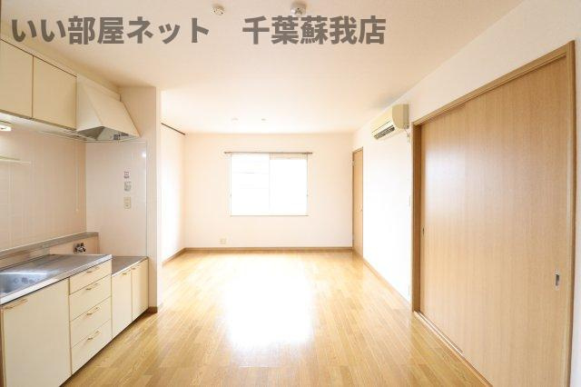 ＴフラットＢの居間・リビング|ゆったり過ごせる居間です