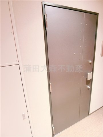アクサス大森山王の玄関