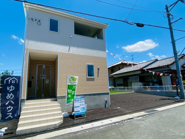 クレイドルガーデン／合志市栄第６／１号棟の前面道路含む現地写真