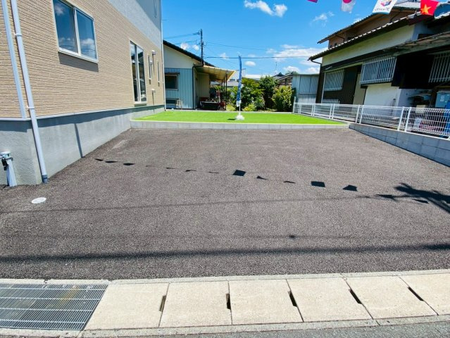 クレイドルガーデン／合志市栄第６／１号棟の前面道路含む現地写真