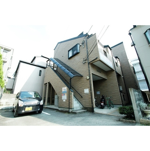 福岡市早良区城西２丁目のアパート
