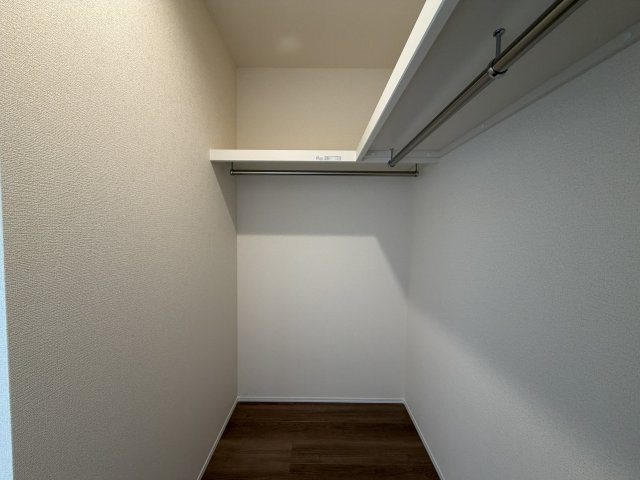 豊橋市芦原町字西上の新築一戸建の収納|大きな荷物も収納可能なウォークインクローゼット付きで季節ごとの入れ替え不要な嬉しい設備になっています！

