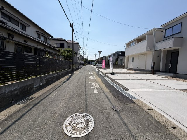 豊橋市芦原町字西上の新築一戸建の前面道路含む現地写真|詳細はお気軽にお問合せください！
レスト不動産　TEL0532‐55‐1555