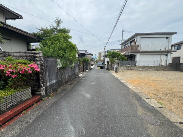 【前面道路含む現地写真】の画像