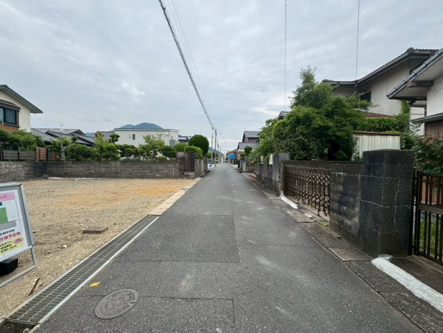 【前面道路含む現地写真】の画像