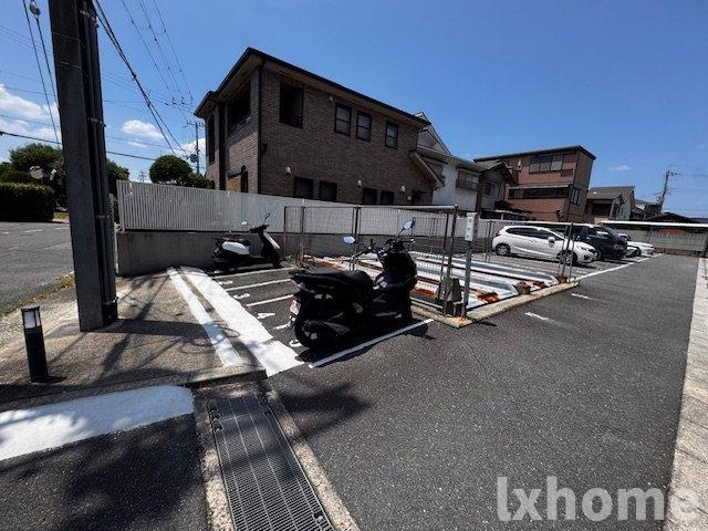 コート若園の駐車場|車をお持ちの方に嬉しい駐車場付きの物件です