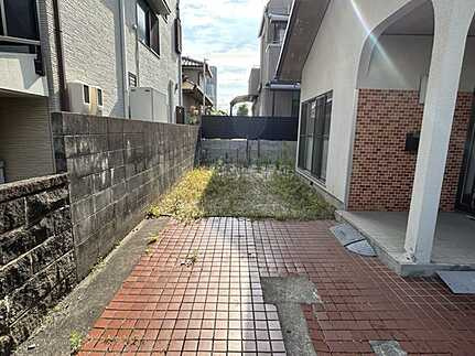 佐伯区海老園４丁目の庭