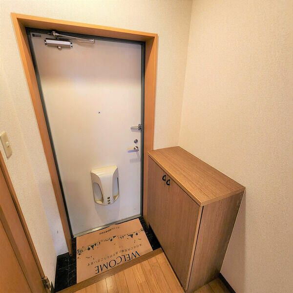 八王子市台町４丁目の賃貸マンションの玄関