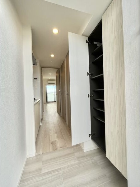 S-RESIDENCE上前津駅前の玄関