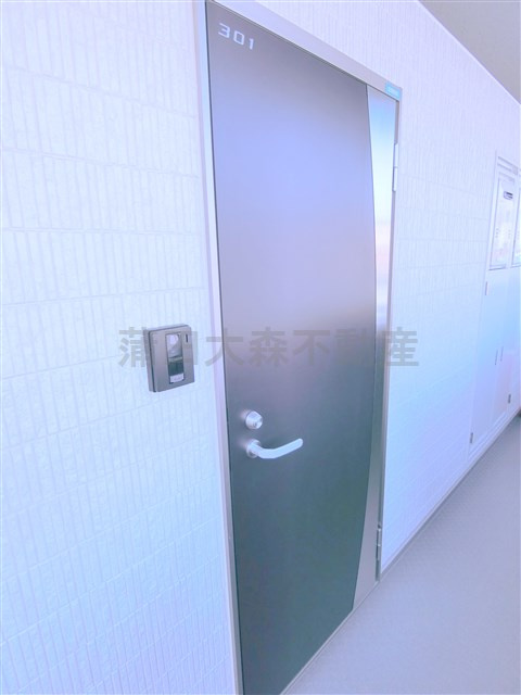 ベルエクラ蒲田Ⅱの玄関
