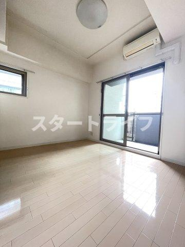 大阪市淀川区西中島２丁目の賃貸マンションの寝室