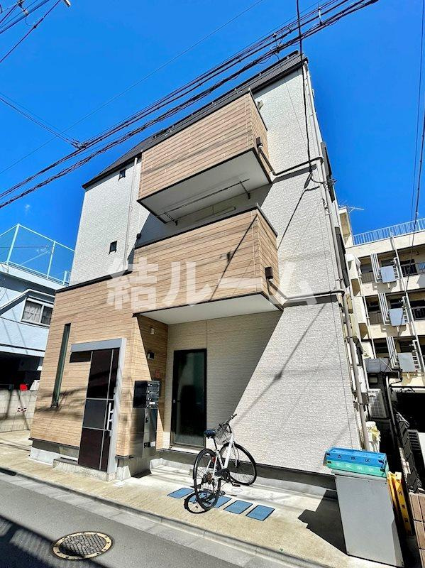 文京区千石２丁目のアパートのエントランス