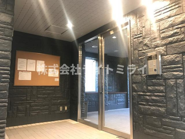 ウィンド赤羽のエントランス