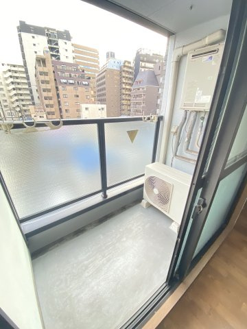 大阪市淀川区宮原１丁目の賃貸マンションのバルコニー