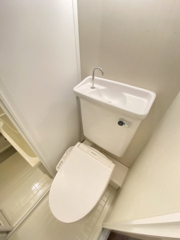 大阪市淀川区宮原１丁目の賃貸マンションのトイレ