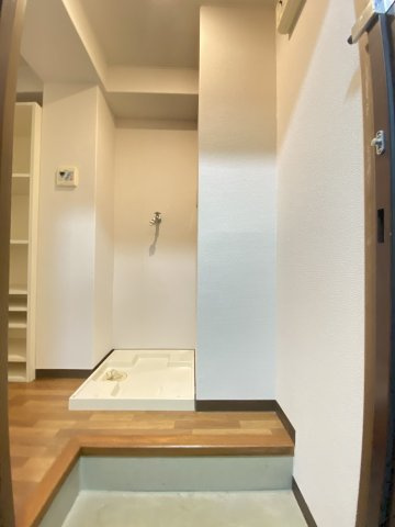 大阪市淀川区宮原１丁目の賃貸マンションの玄関