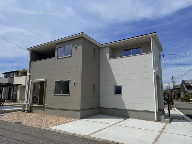 リーブルガーデン半田市宮本町第2　5号棟の駐車場|駐車スペース2台可能