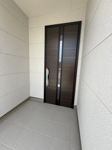 リーブルガーデン半田市宮本町第2　5号棟の玄関|サムターンセキュリティー付き玄関ドア