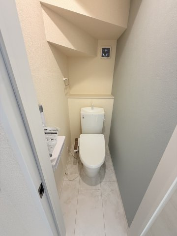リーブルガーデン半田市宮本町第2　5号棟のトイレ|1階2階にトイレがあり、家族の朝の身支度時間もスムーズに！温水洗浄便座で冬は暖かく快適です！！