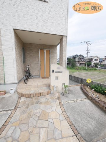 姫路市下手野4丁目　中古戸建の玄関