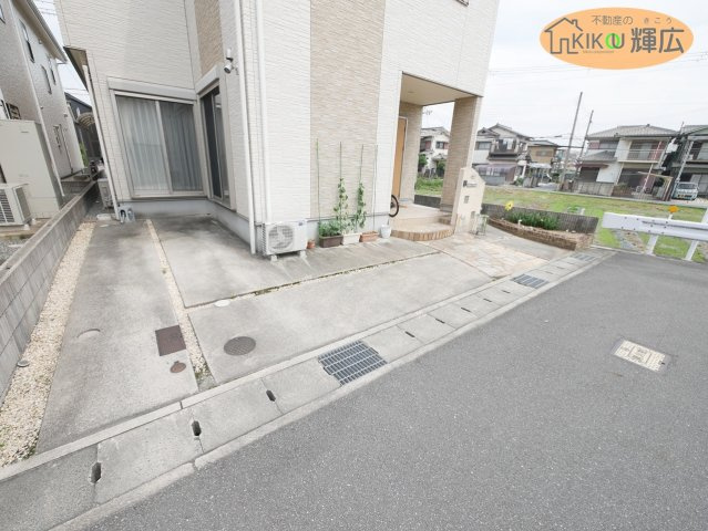 姫路市下手野4丁目　中古戸建の駐車場